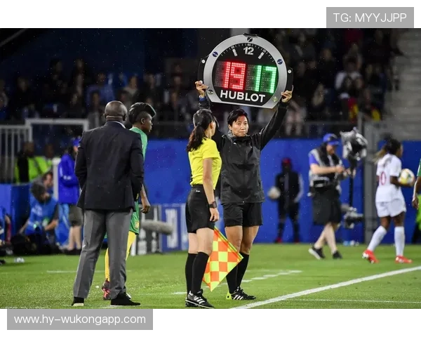 为什么裁判哨响后还能判罚？揭秘足球“哨音规则”的真实逻辑