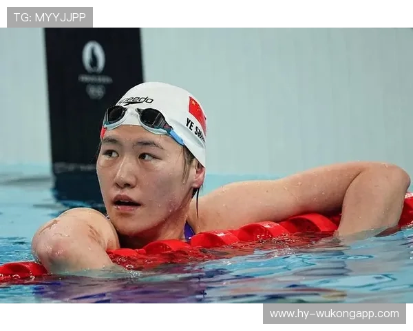 叶诗文训练完直接去奢侈品店刷卡，这反差谁懂啊