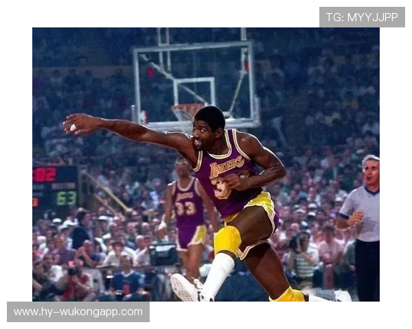 奥斯卡·罗伯特森突破分球拉开空间胜魔术师约翰逊