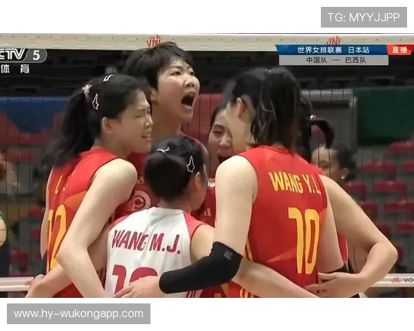 李盈莹打完比赛直接开直播，居然没换衣服还吃零食，这日常真不像职业运动员！