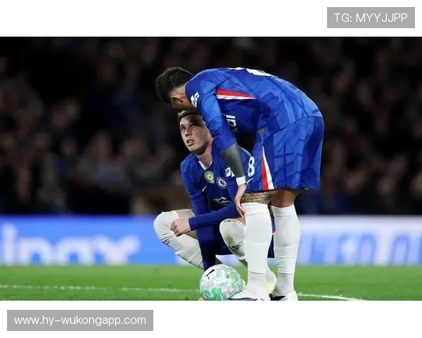 切尔西关键战表现不稳，赛季中期问题被逐步反映，球队稳定性面临考验